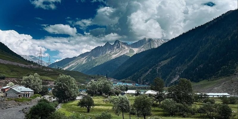 Kashmir tour package from mumbai